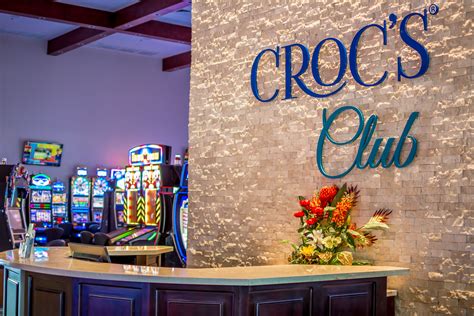 crocs casino hours